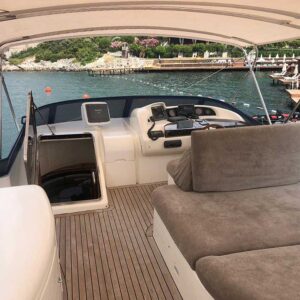 Deluxe Motoryacht 3 Cabins – 6 Guests