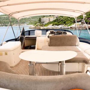 Deluxe Motoryacht 3 Cabins – 6 Guests