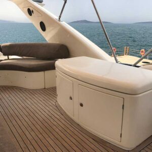 Deluxe Motoryacht 3 Cabins – 6 Guests