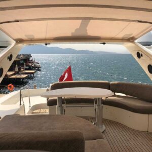 Deluxe Motoryacht 3 Cabins – 6 Guests