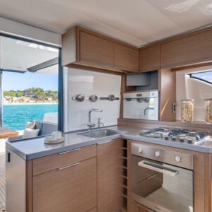Lagoon Catamaran 6 Cabins – 12 Guests
