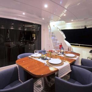 Luxury Motoryacht 3 Cabins – 6 Guests