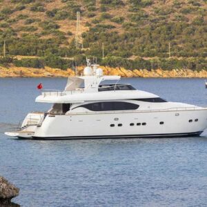 Luxury Motoryacht 3 Cabins – 6 Guests