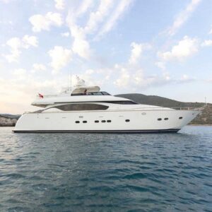 Luxury Motoryacht 3 Cabins – 6 Guests