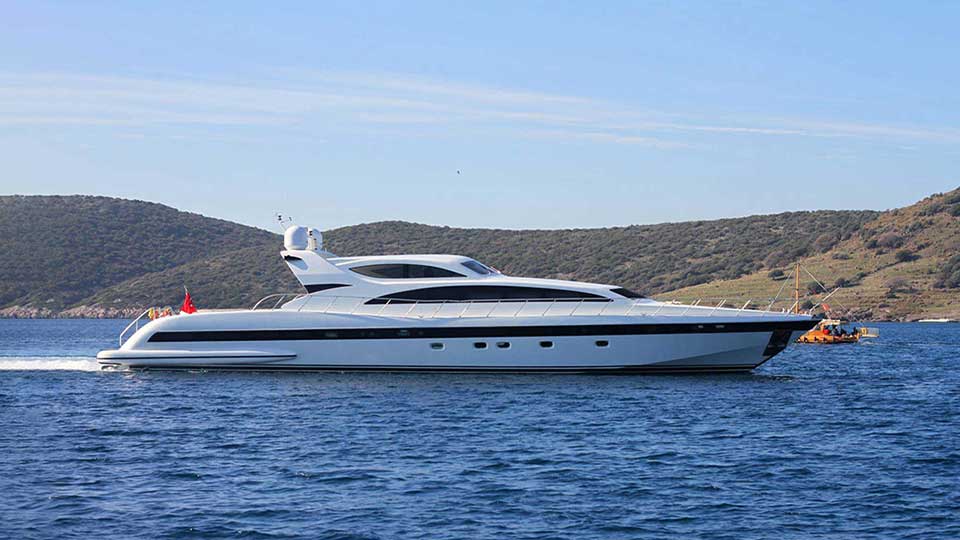 Luxury Motoryacht 4 Cabins – 8 Guests