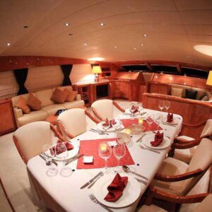 Luxury Motoryacht 4 Cabins – 8 Guests