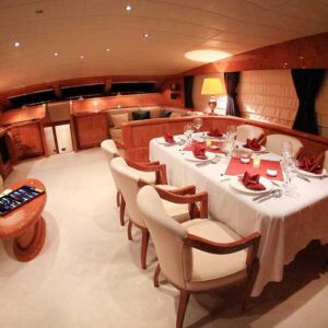Luxury Motoryacht 4 Cabins – 8 Guests