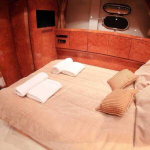 Luxury Motoryacht 4 Cabins – 8 Guests