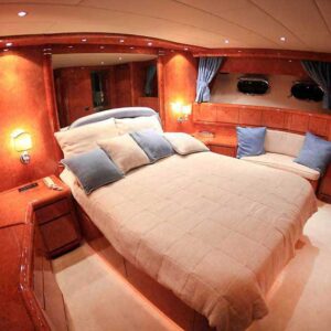 Luxury Motoryacht 4 Cabins – 8 Guests