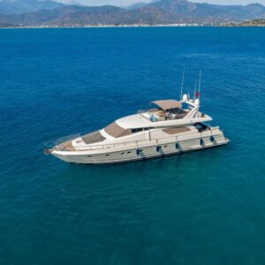 Luxury Motoryacht 4 Cabins – 8 Guests