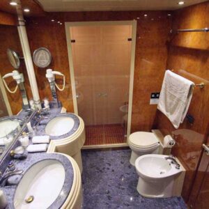 Luxury Motoryacht 4 Cabins – 8 Guests