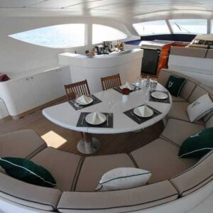 Luxury Motoryacht 4 Cabins – 8 Guests