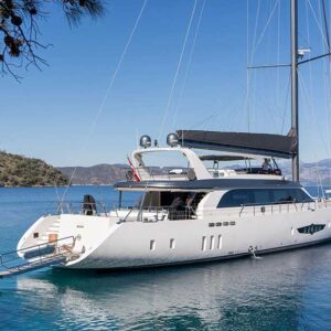 Motosailer Deluxe 5 Cabins – 10 Guests