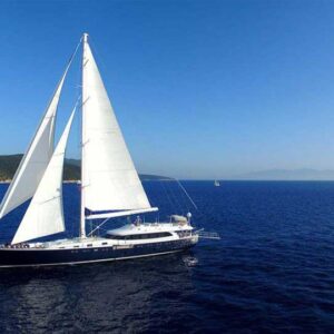 Motosailer Luxury 6 Cabins – 12 Guests