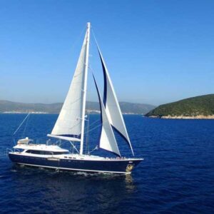 Motosailer Luxury 6 Cabins – 12 Guests