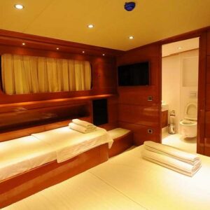 Motosailer Luxury 6 Cabins – 12 Guests