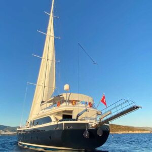 Motosailer Luxury 6 Cabins – 12 Guests