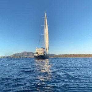 Motosailer Luxury 6 Cabins – 12 Guests